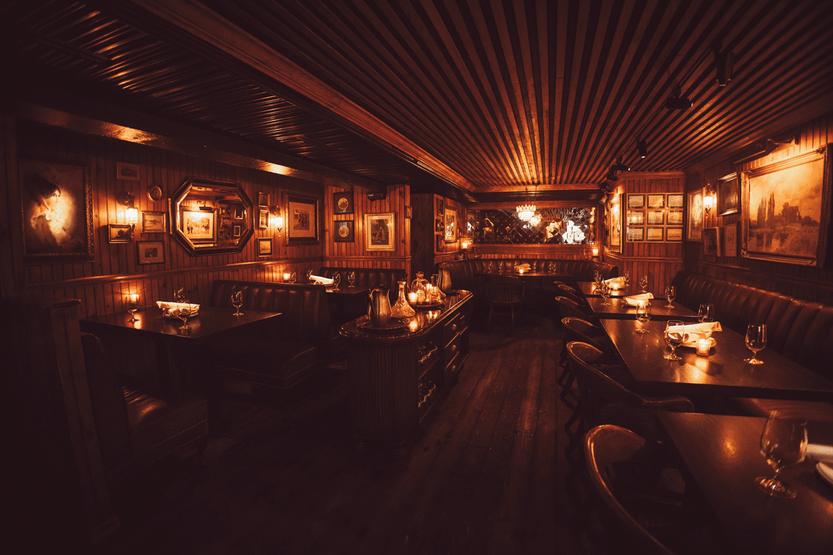 4 Charles Prime Rib interior